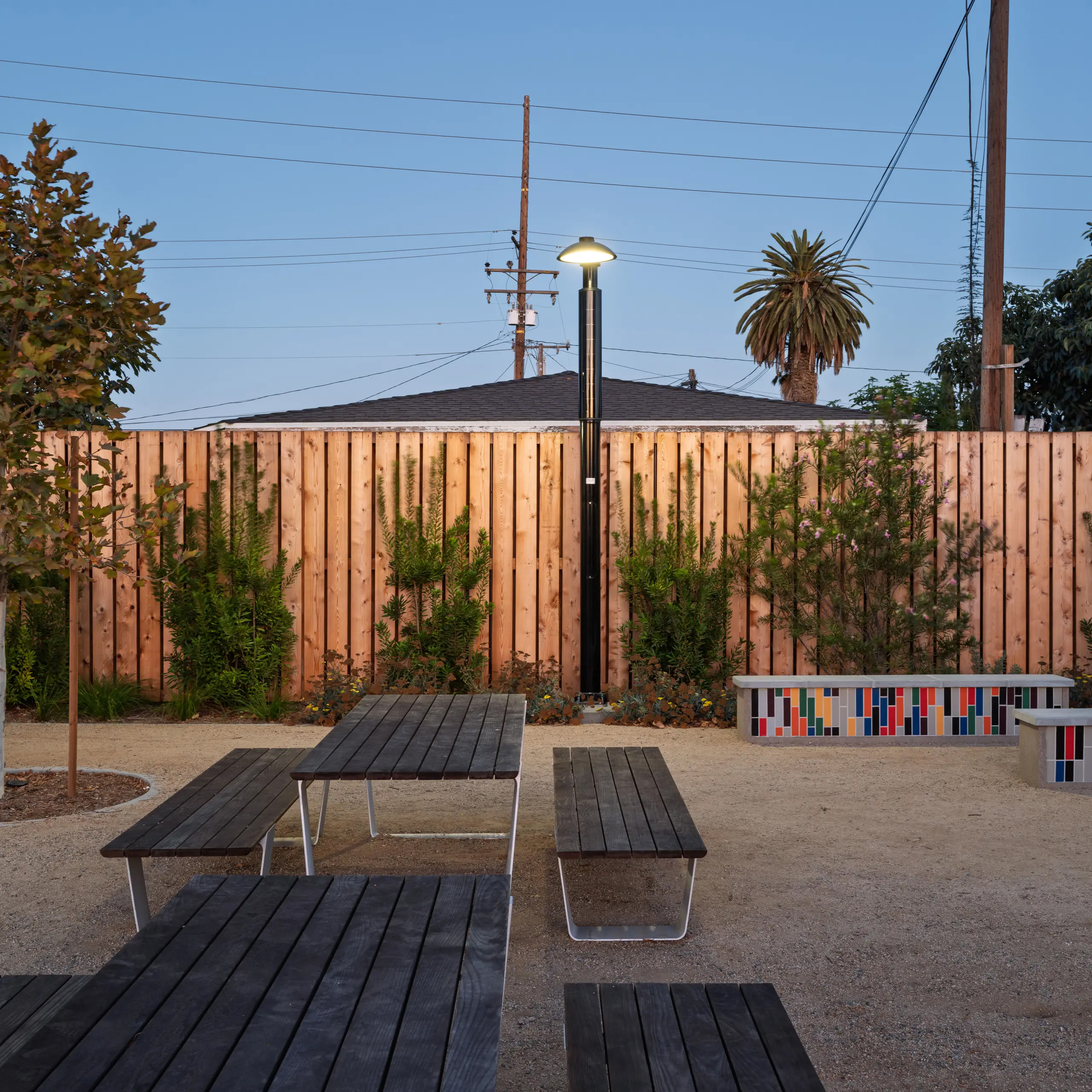 Landscape Forms Alondra Gateway Park
