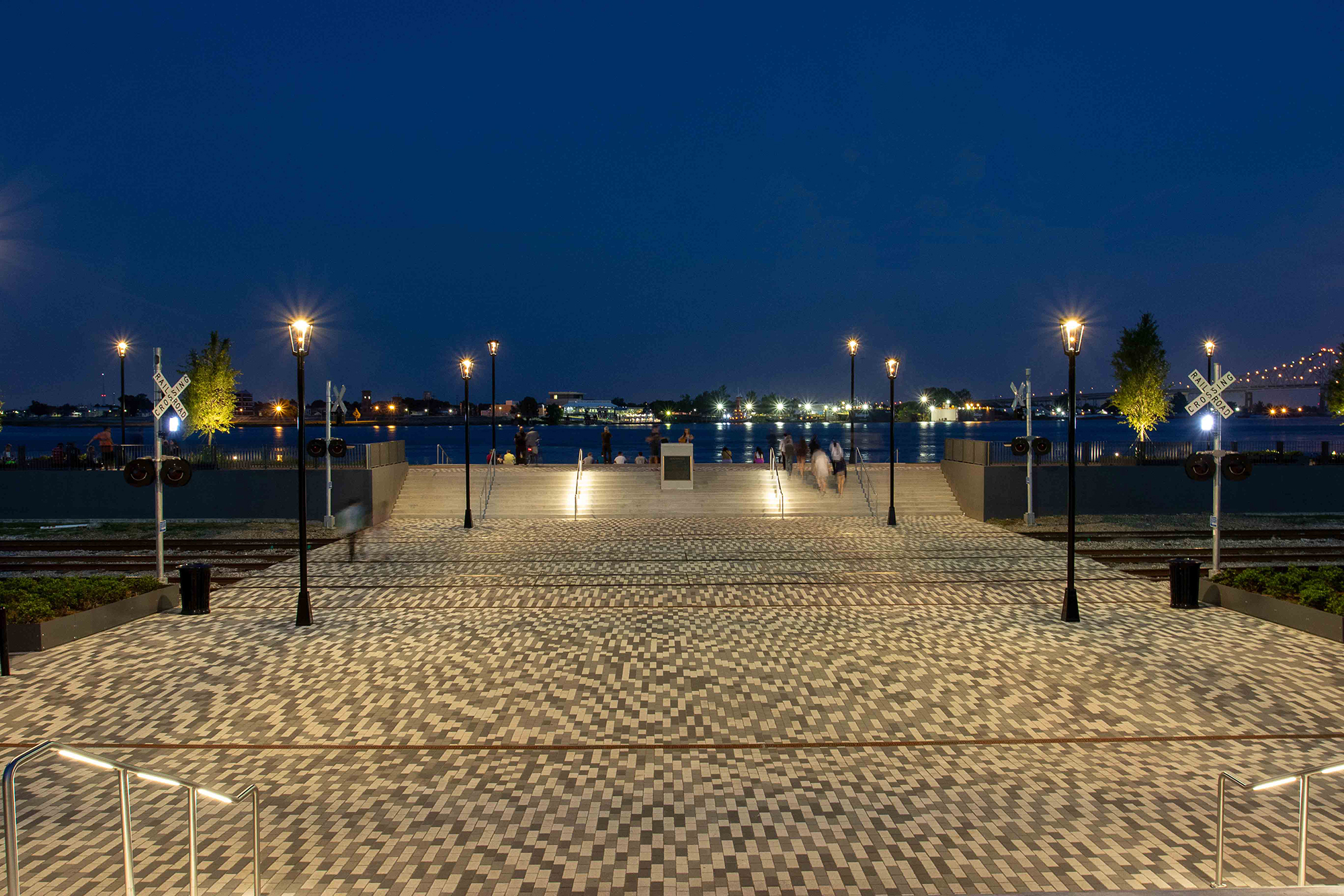 Landscape Forms Moonwalk