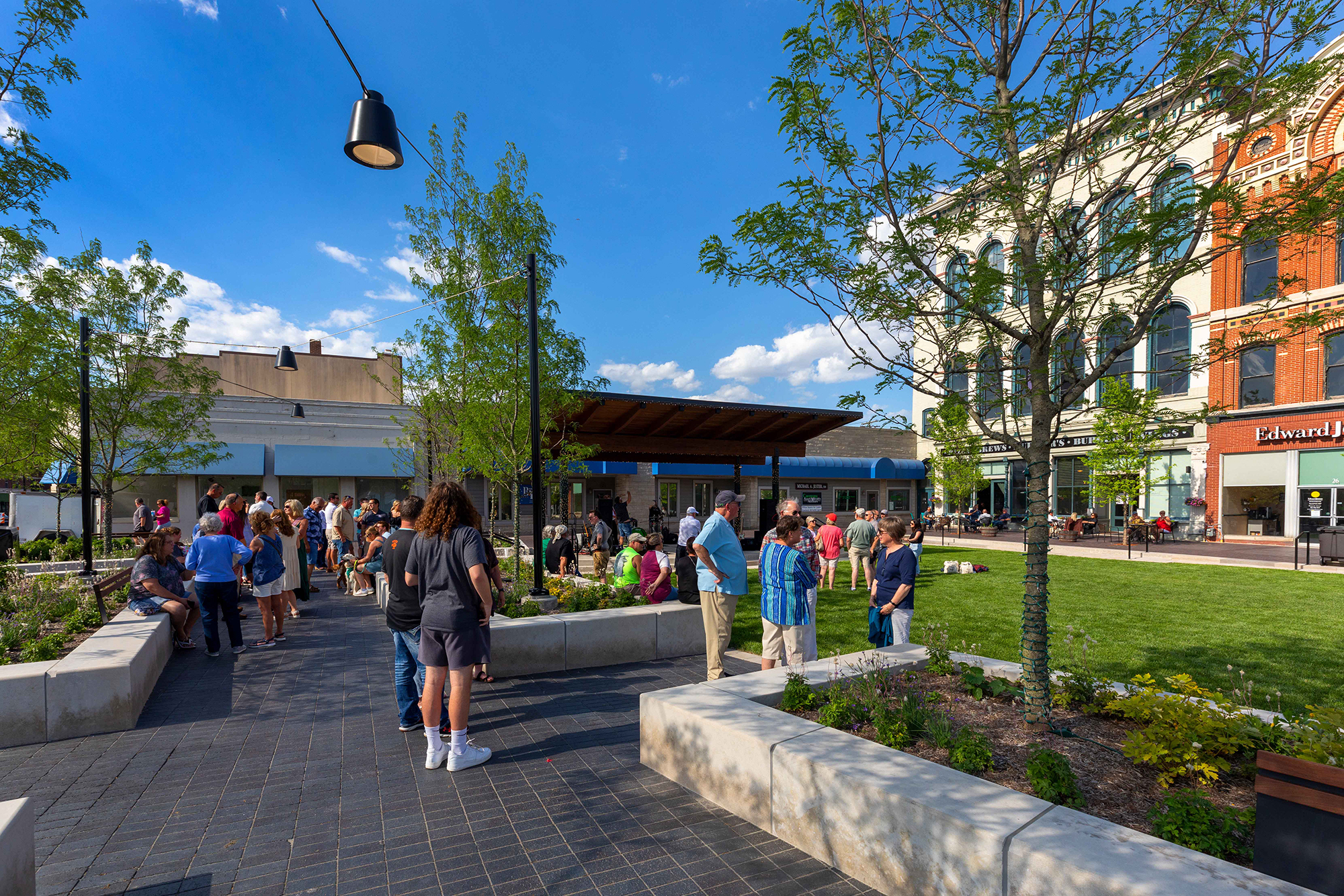 Landscape Forms Shelbyville Downtown Square