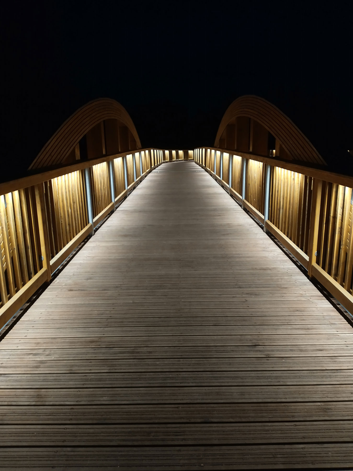 Led Linear BRIDGE LIGHTING NIERSPROMENADE