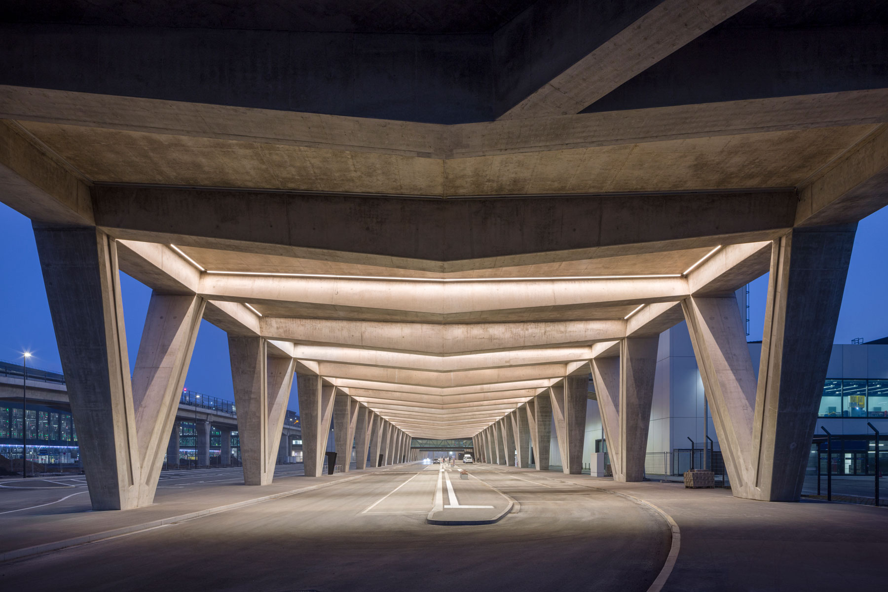 Led Linear Fraport Terminal 3