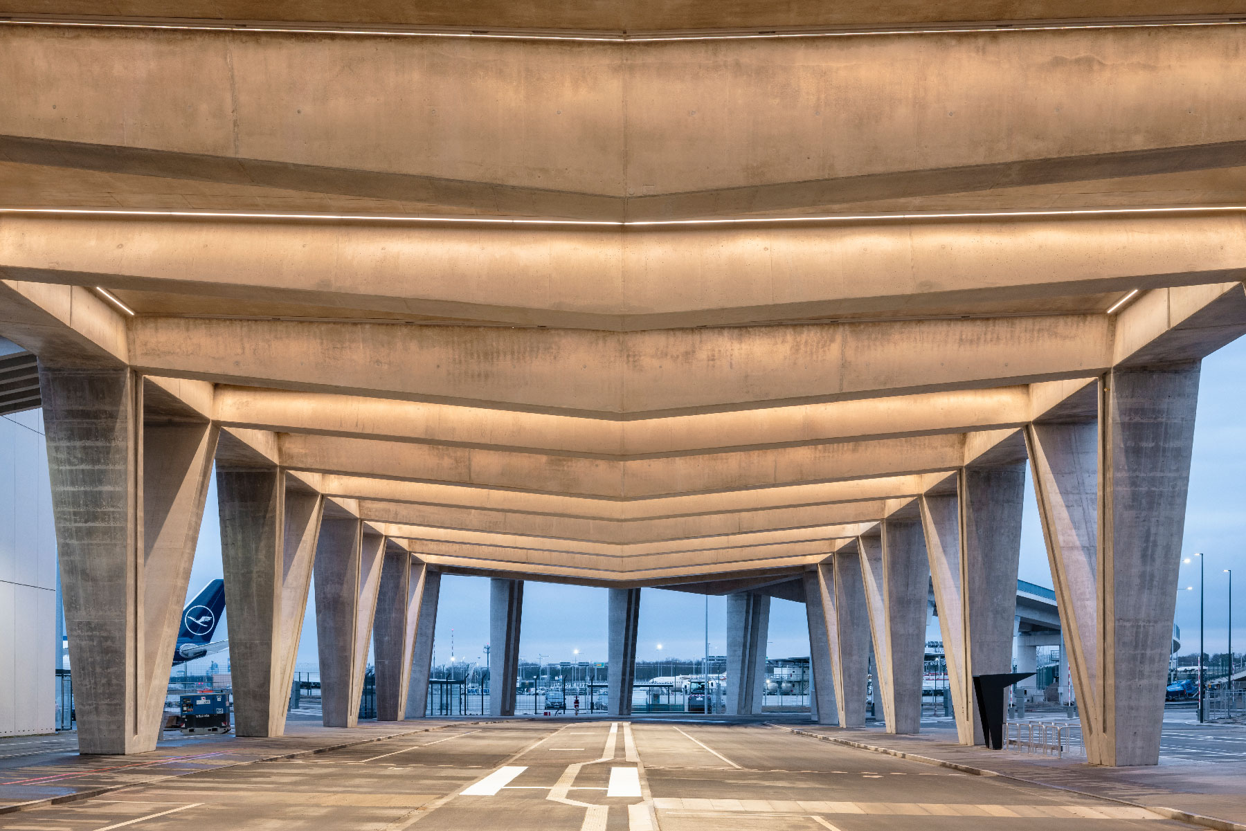Led Linear Fraport Terminal 3