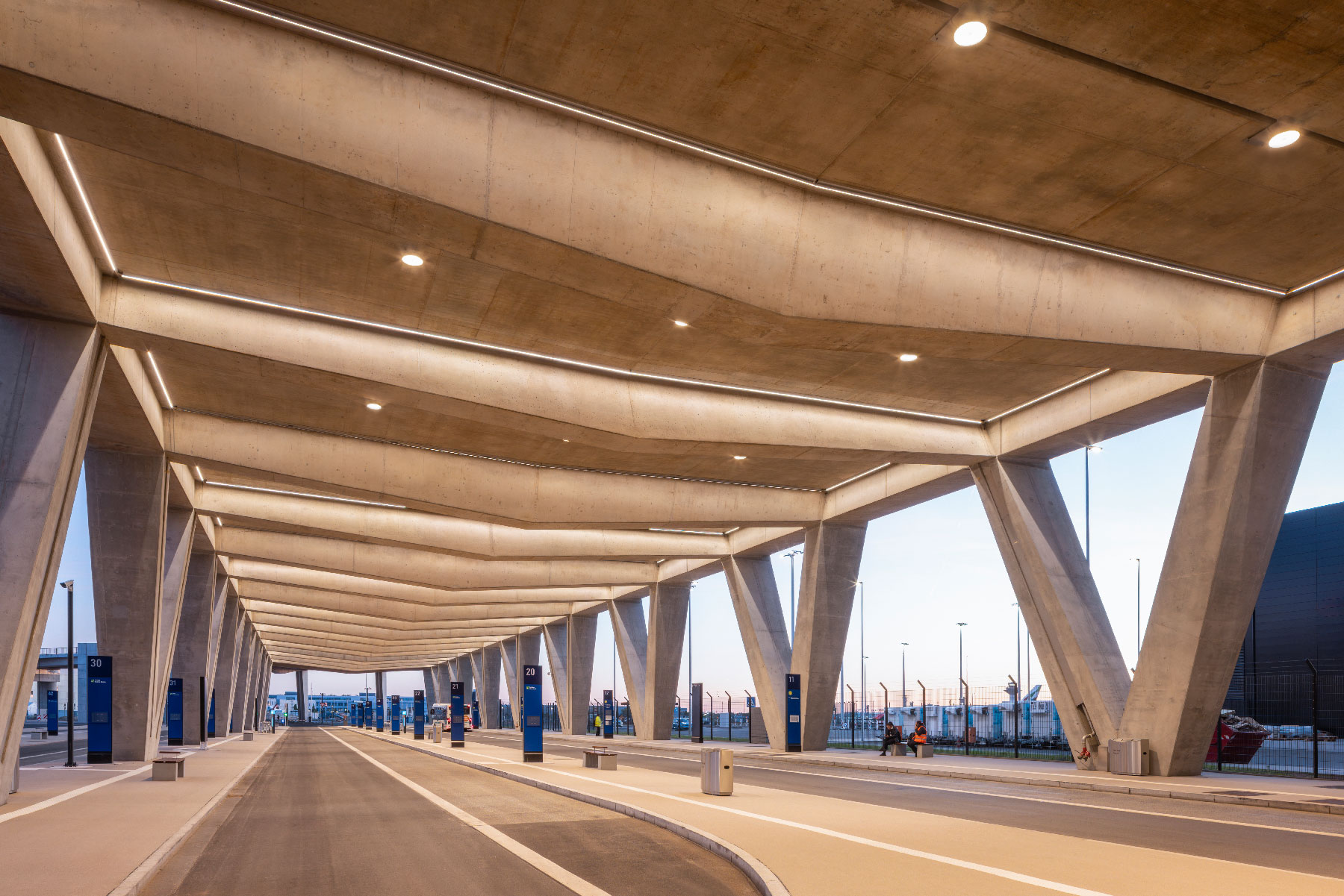 Led Linear Fraport Terminal 3
