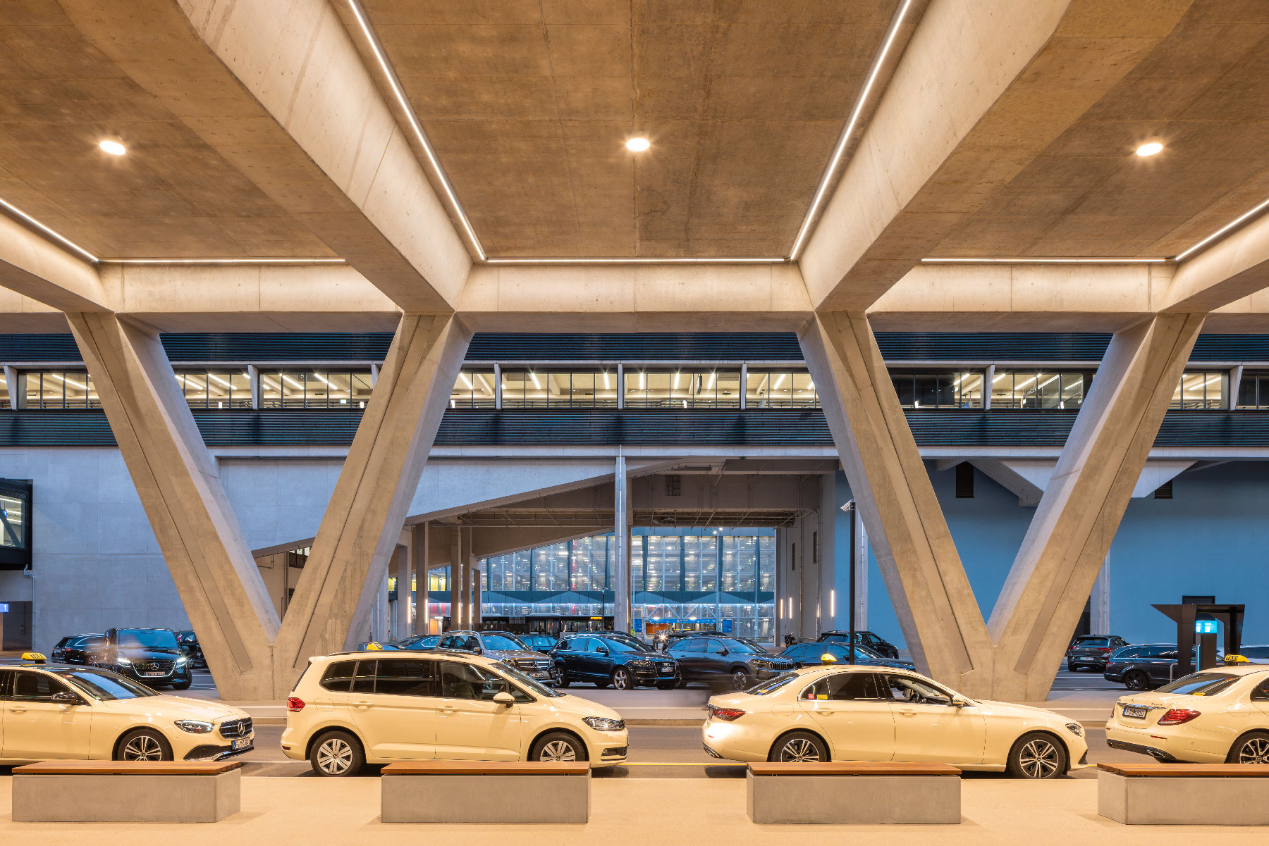 Led Linear Fraport Terminal 3