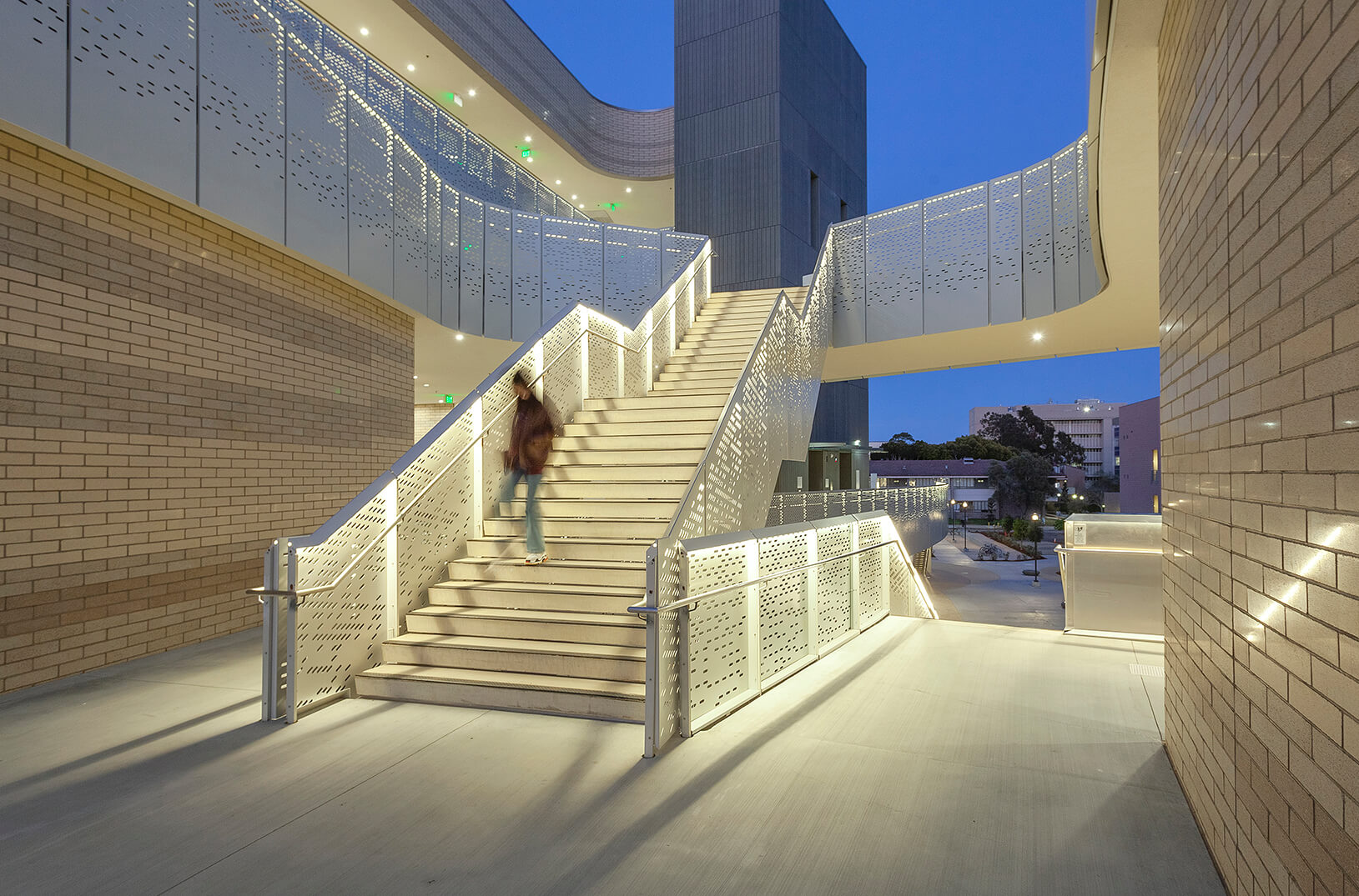 Led Linear INTERACTIVE LEARNING PAVILION