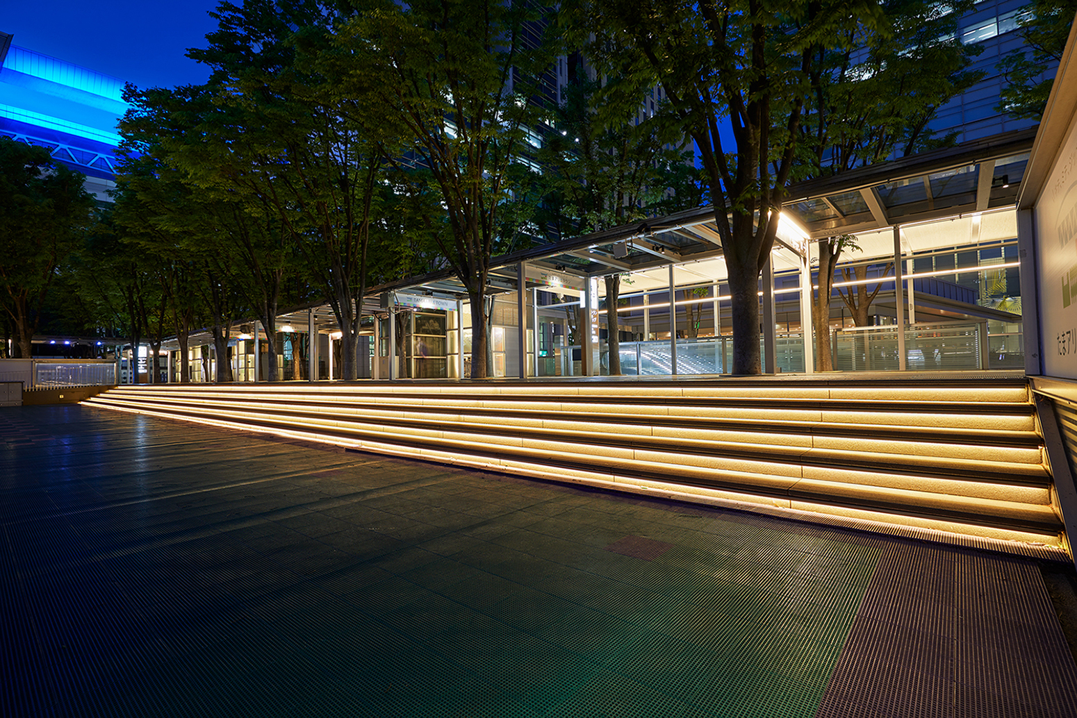 Led Linear KEYAKI HIROBA