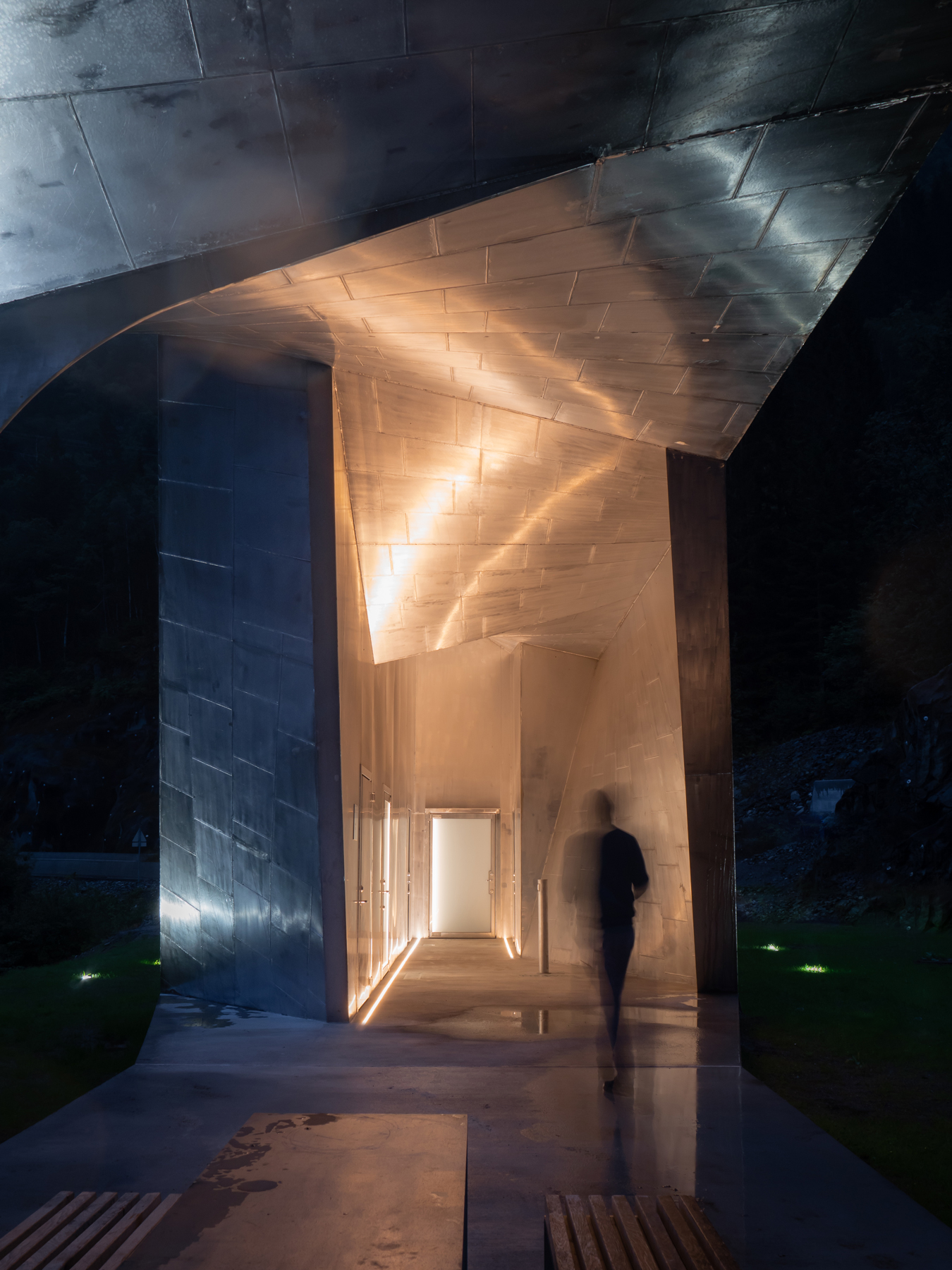 Led Linear REST AREA ESPENES ON NATIONAL SCENIC ROUTES