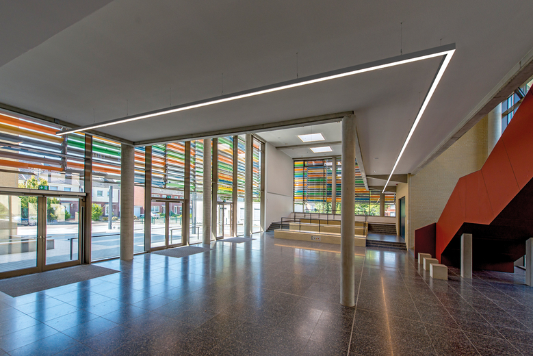 Lightnet Nelson Mandela School
