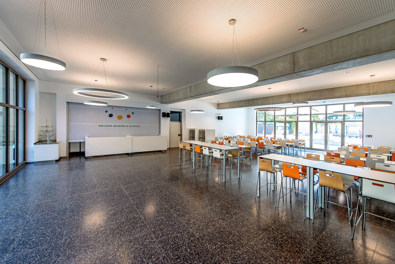 Lightnet Nelson Mandela School
