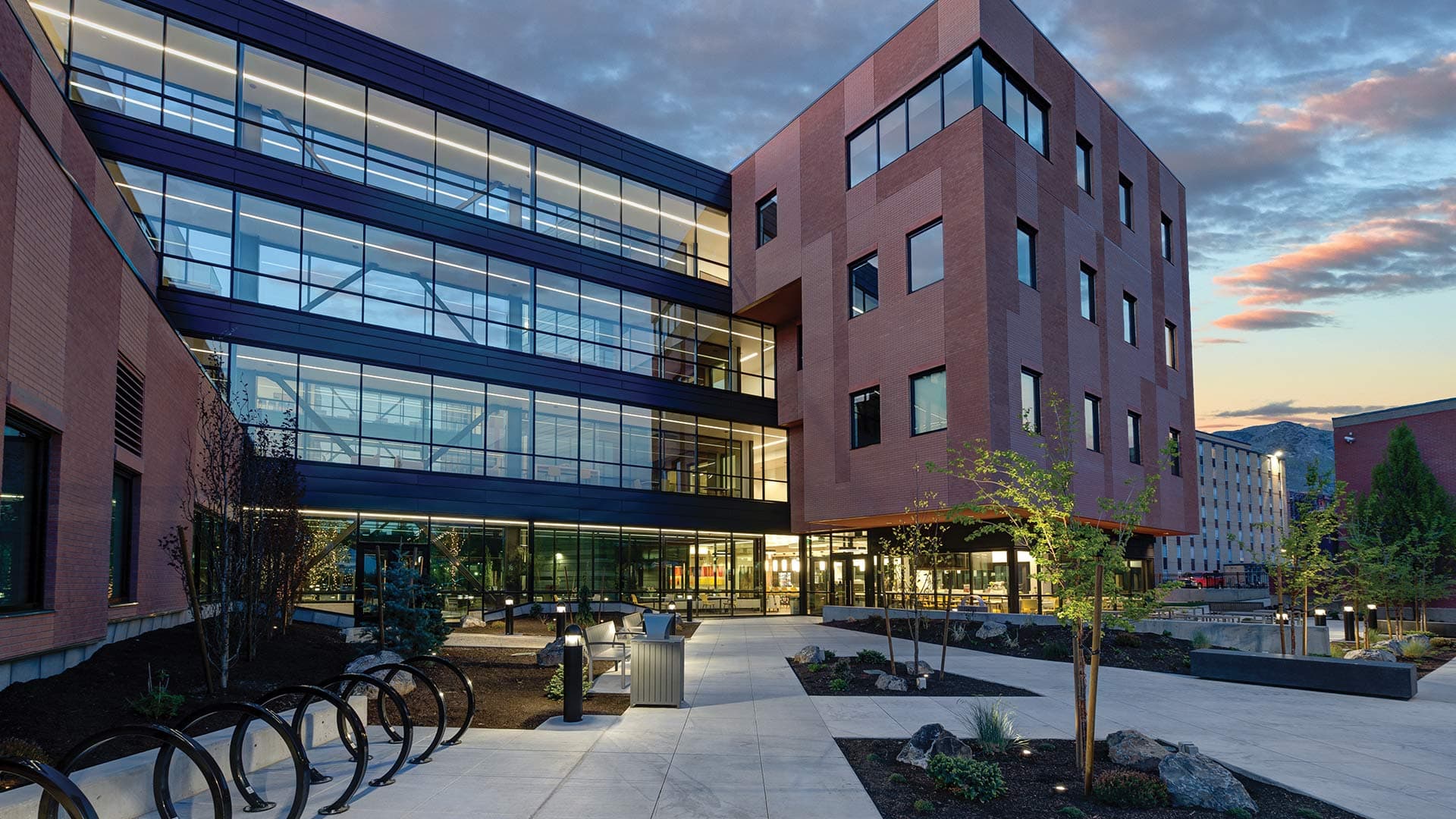 Lithonia Lighting UTAH STATE UNIVERSITY - SORENSON LEGACY FOUNDATION CLINICAL CENTER
