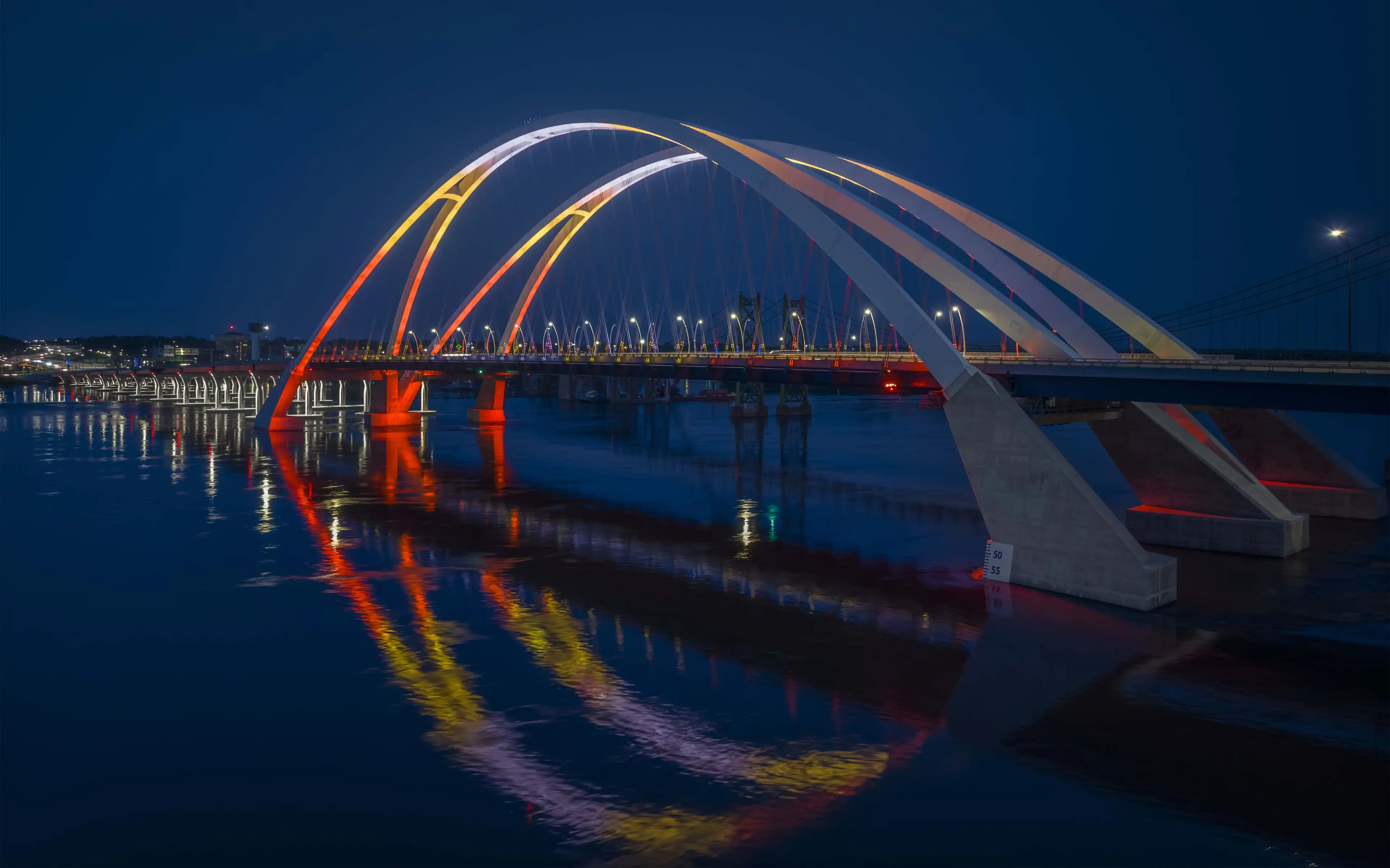 Lumenpulse I-74 Bridge