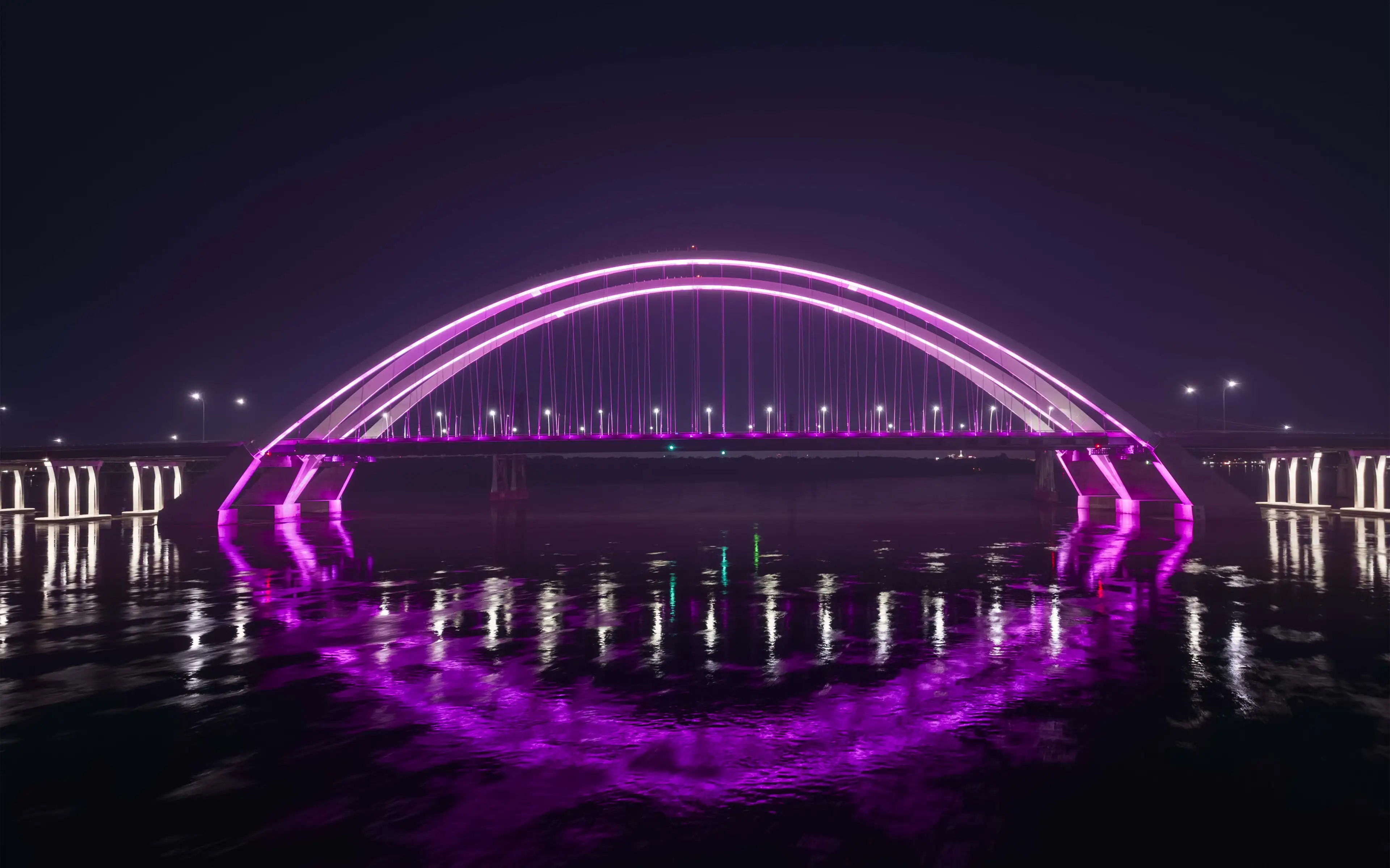Lumenpulse I-74 Bridge