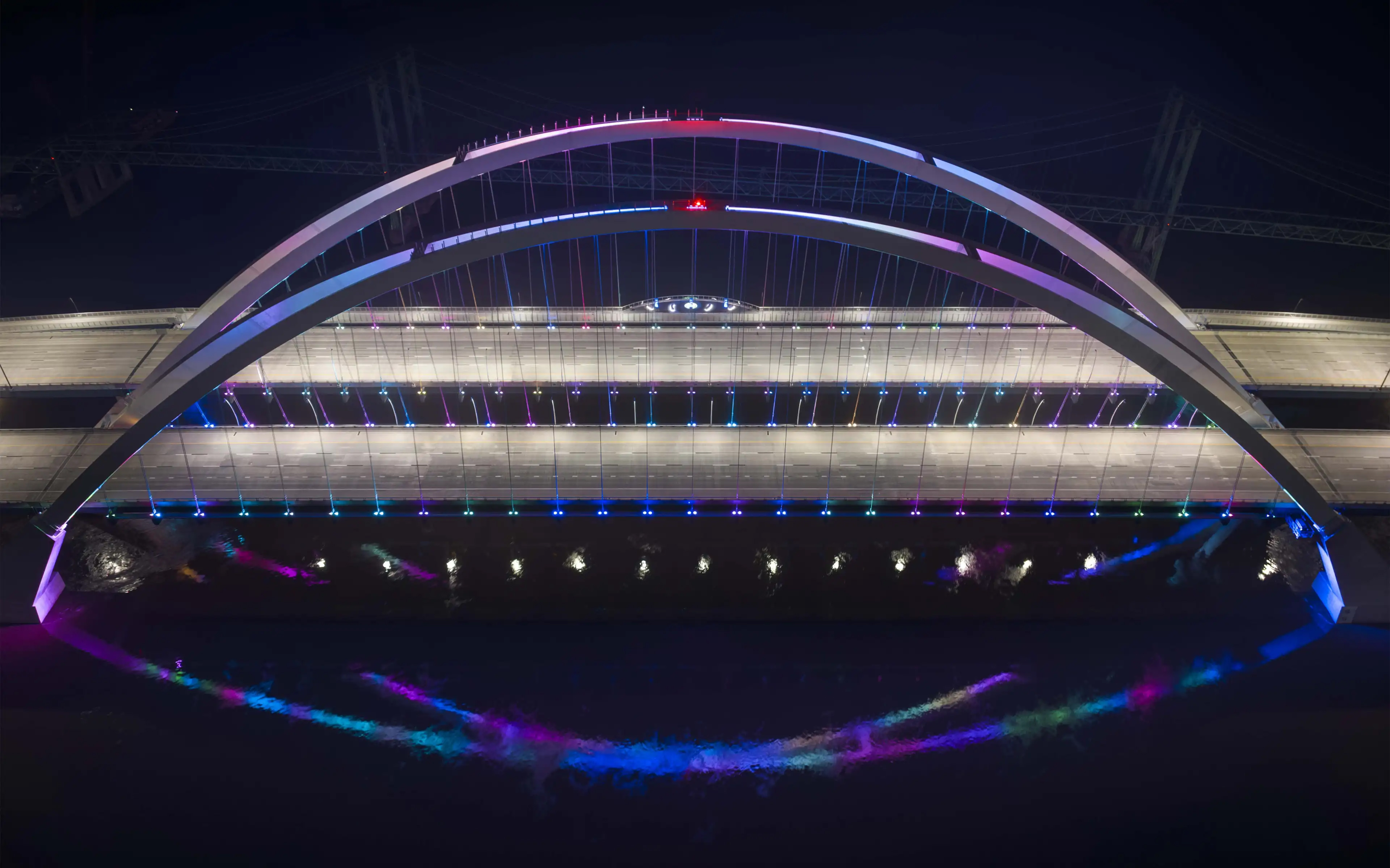 Lumenpulse I-74 Bridge