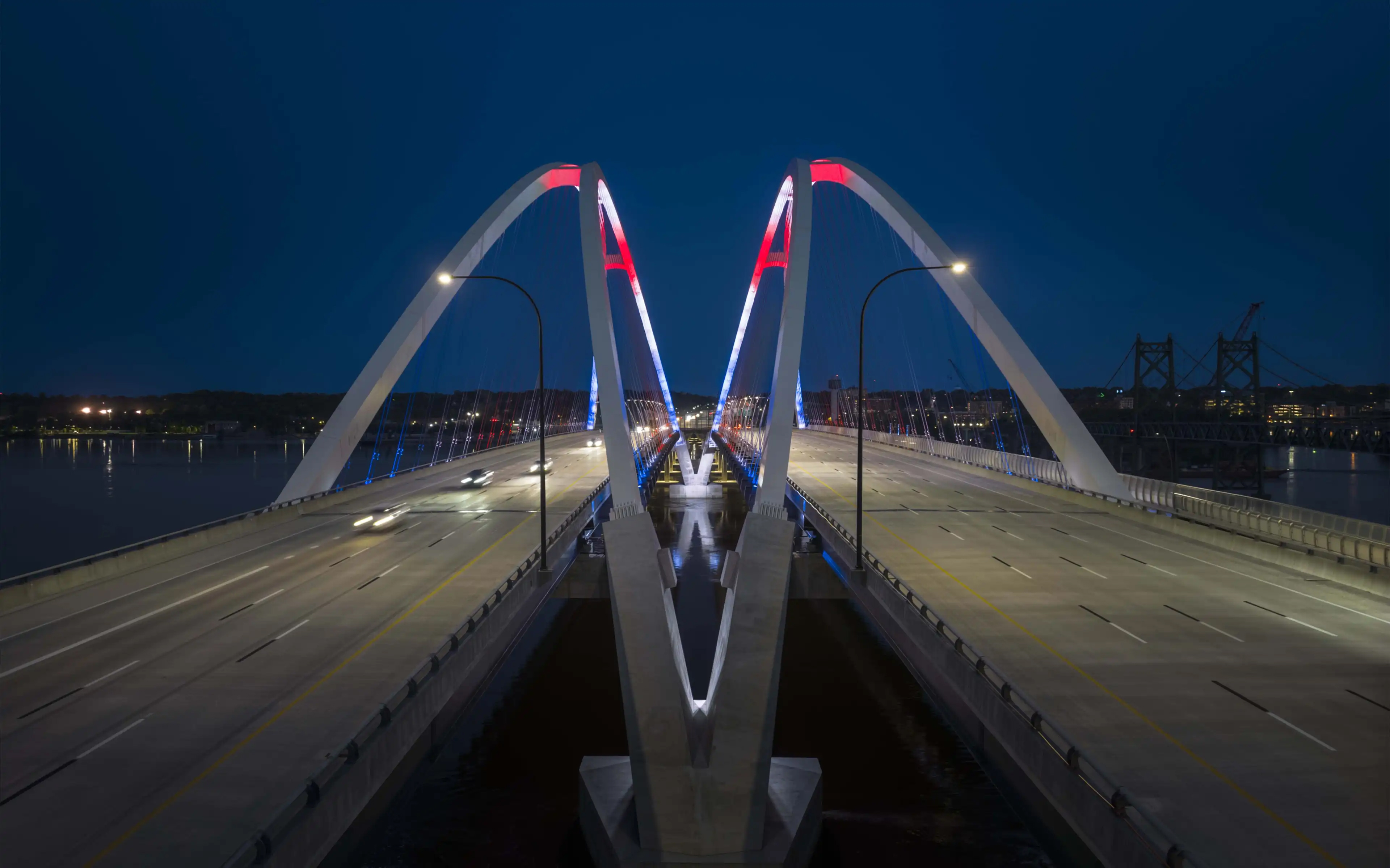 Lumenpulse I-74 Bridge