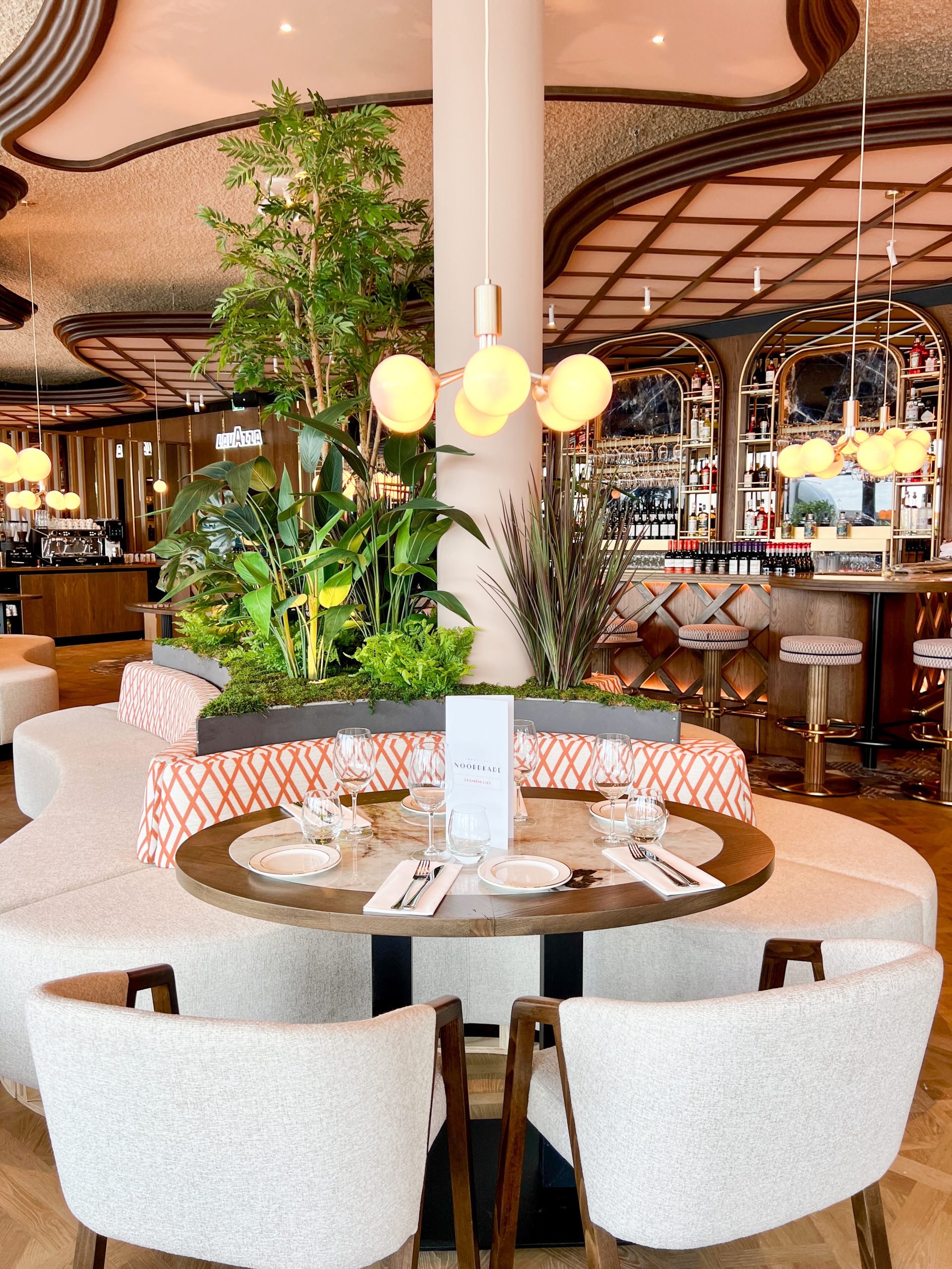 Nuura Grand Cafe