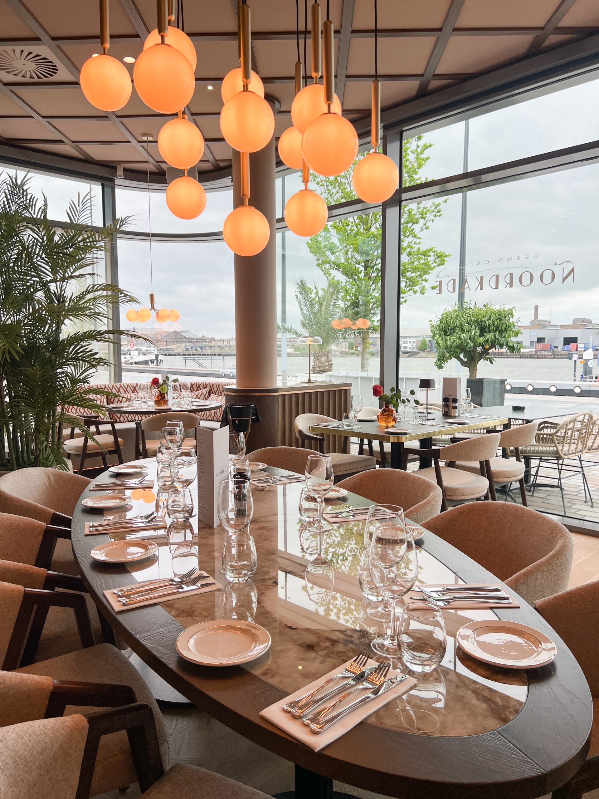Nuura Grand Cafe