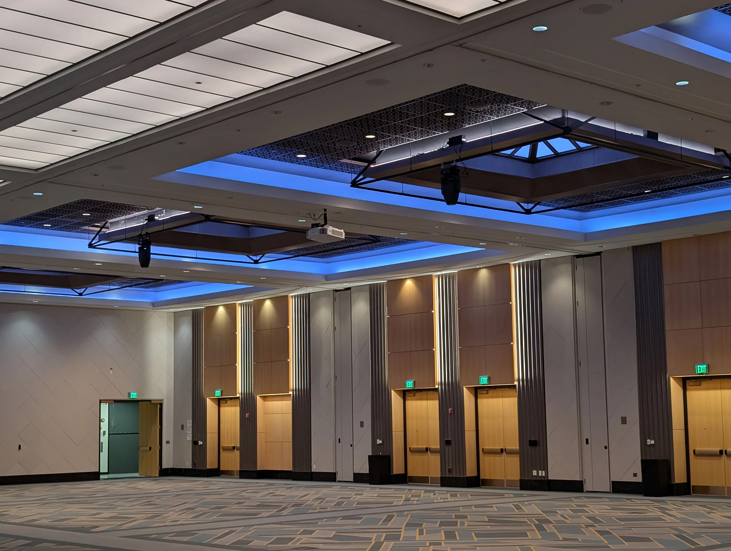 Traxon e:cue Ogden Eccles Conference Center