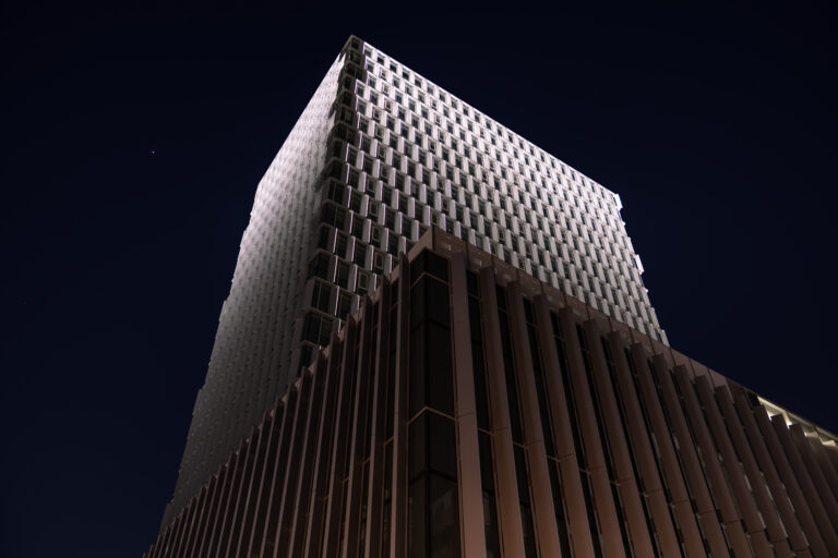 Traxon e:cue The Piraeus Tower