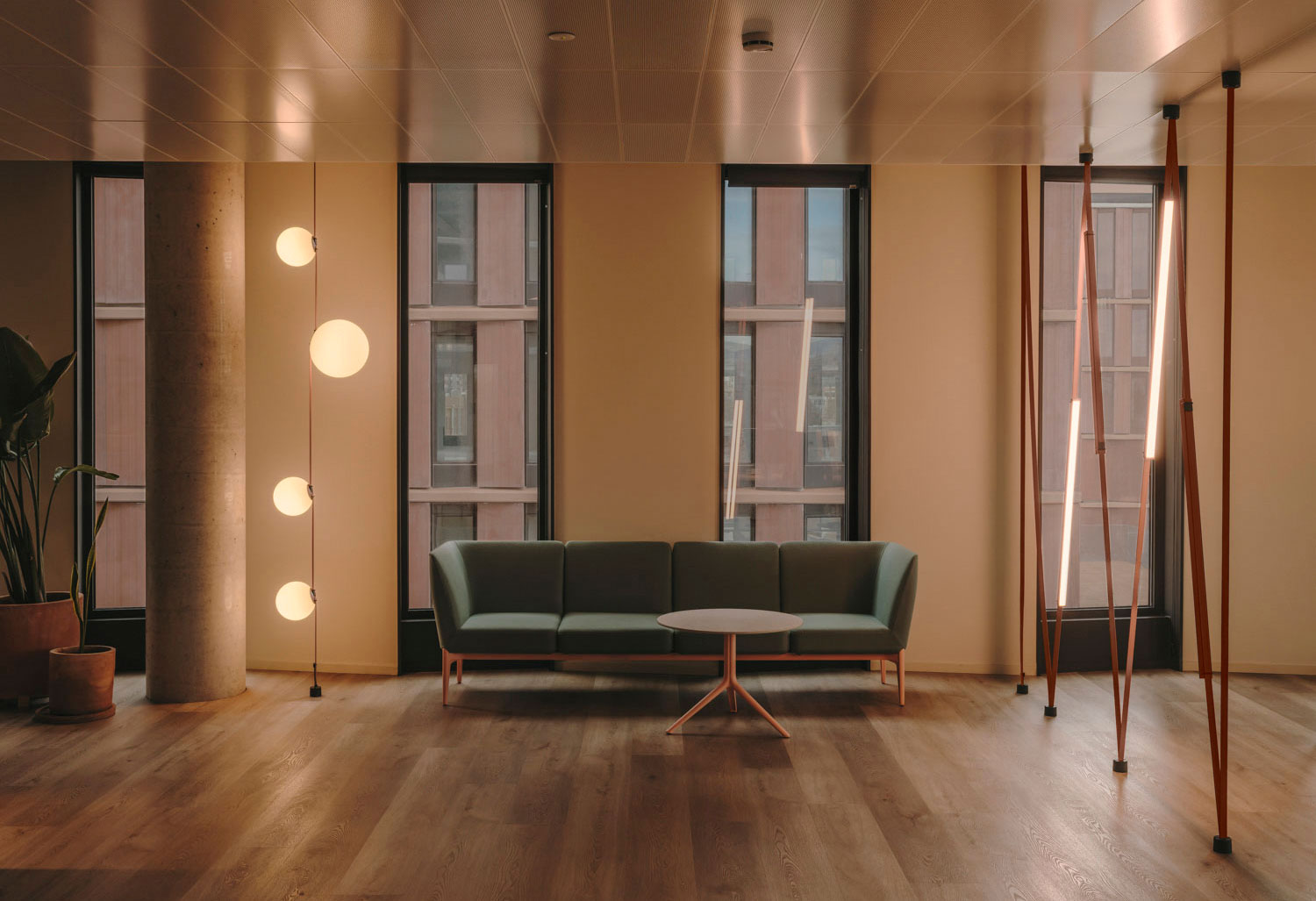 Vibia Sauvage TV