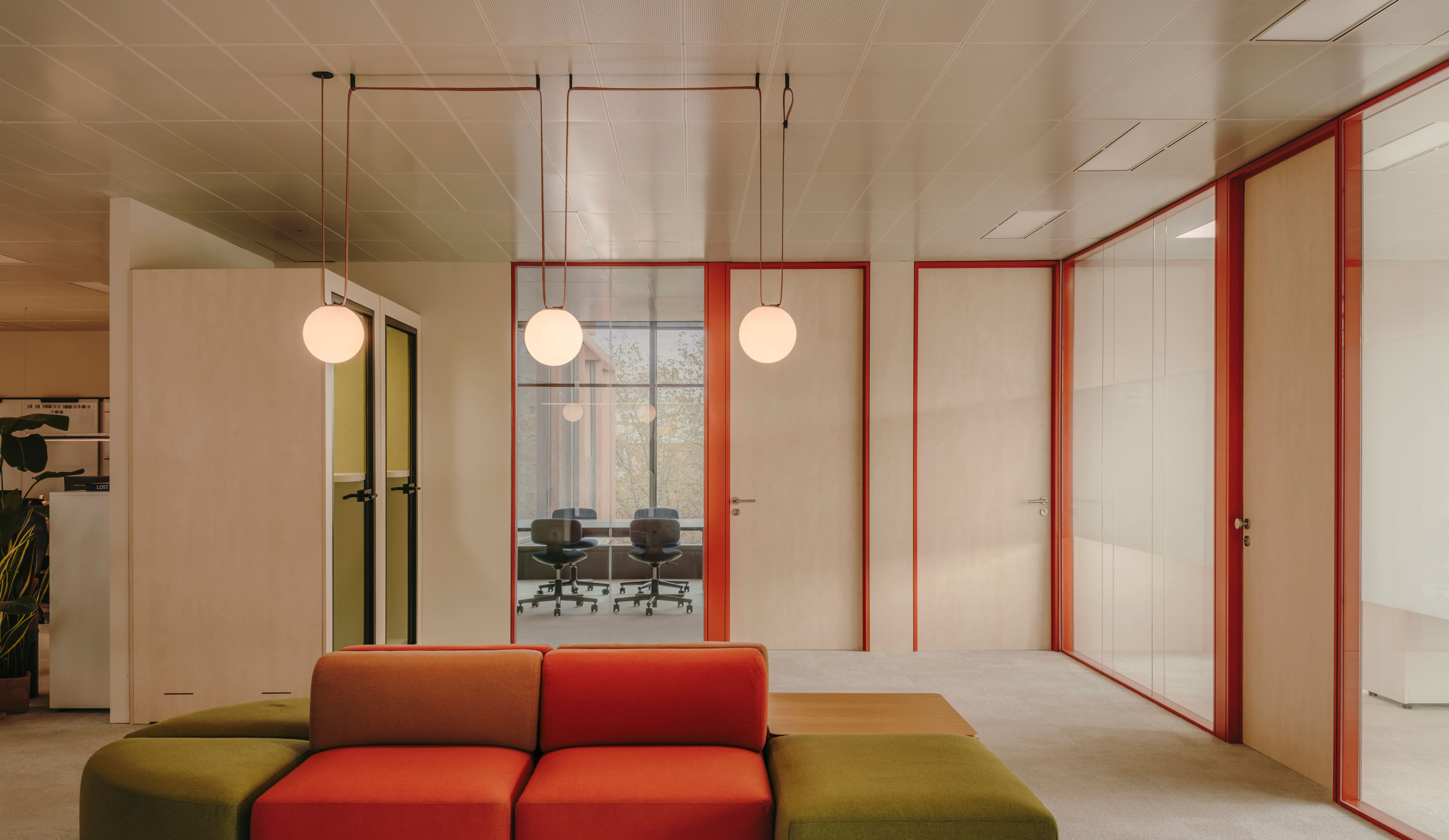 Vibia Sauvage TV