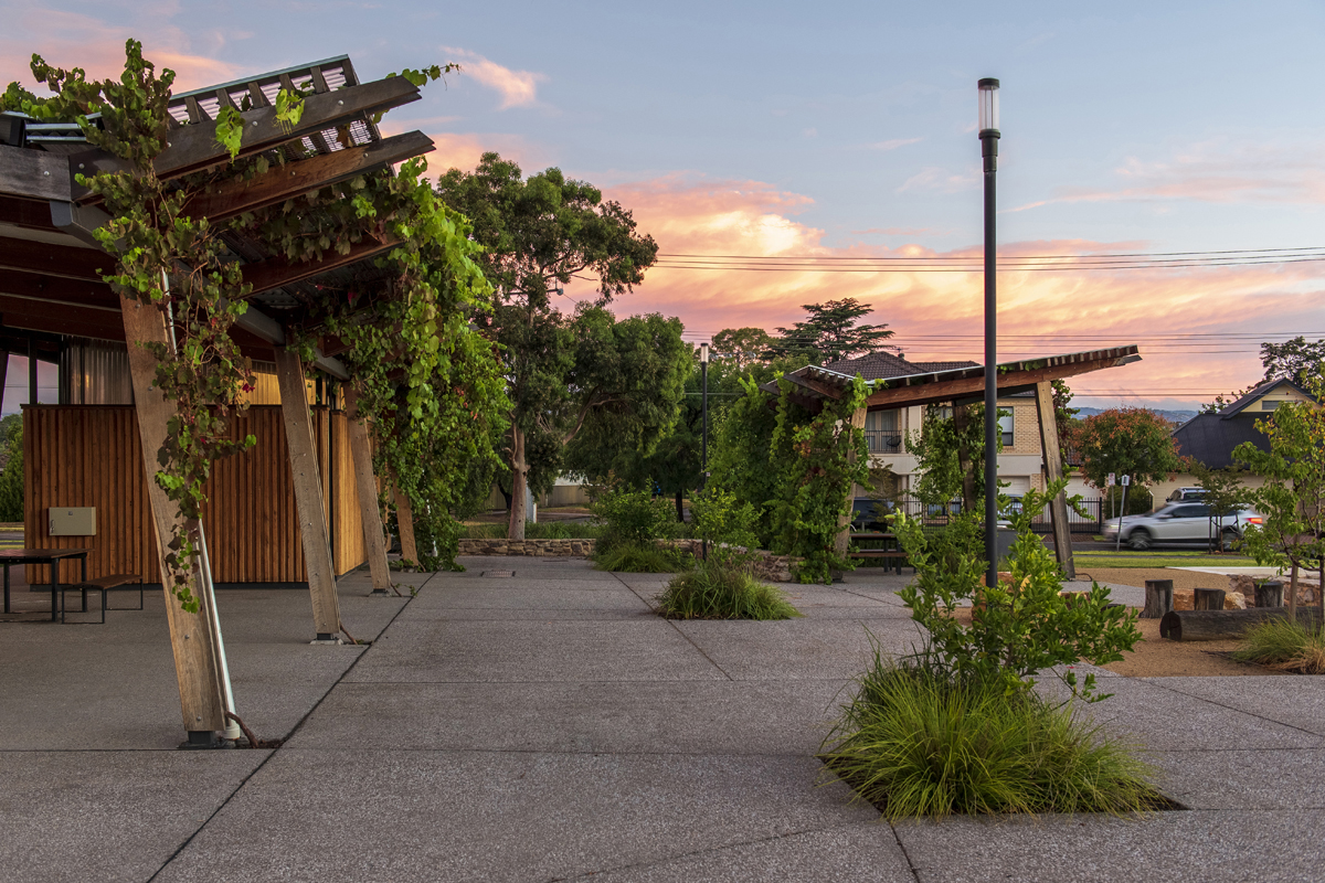 We-ef Lighting Felixstow Reserve