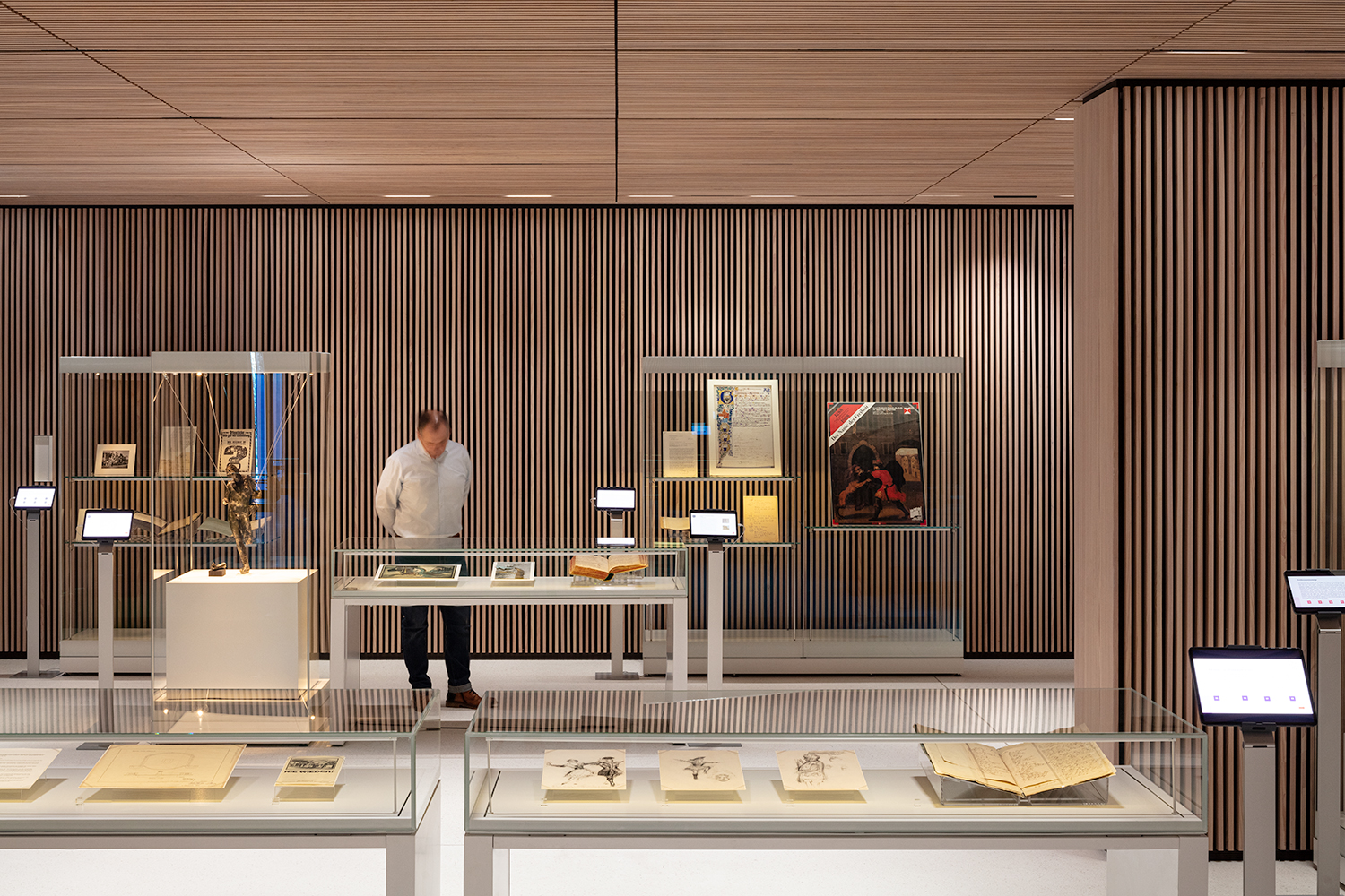 iGuzzini The Cologne Historical Archive