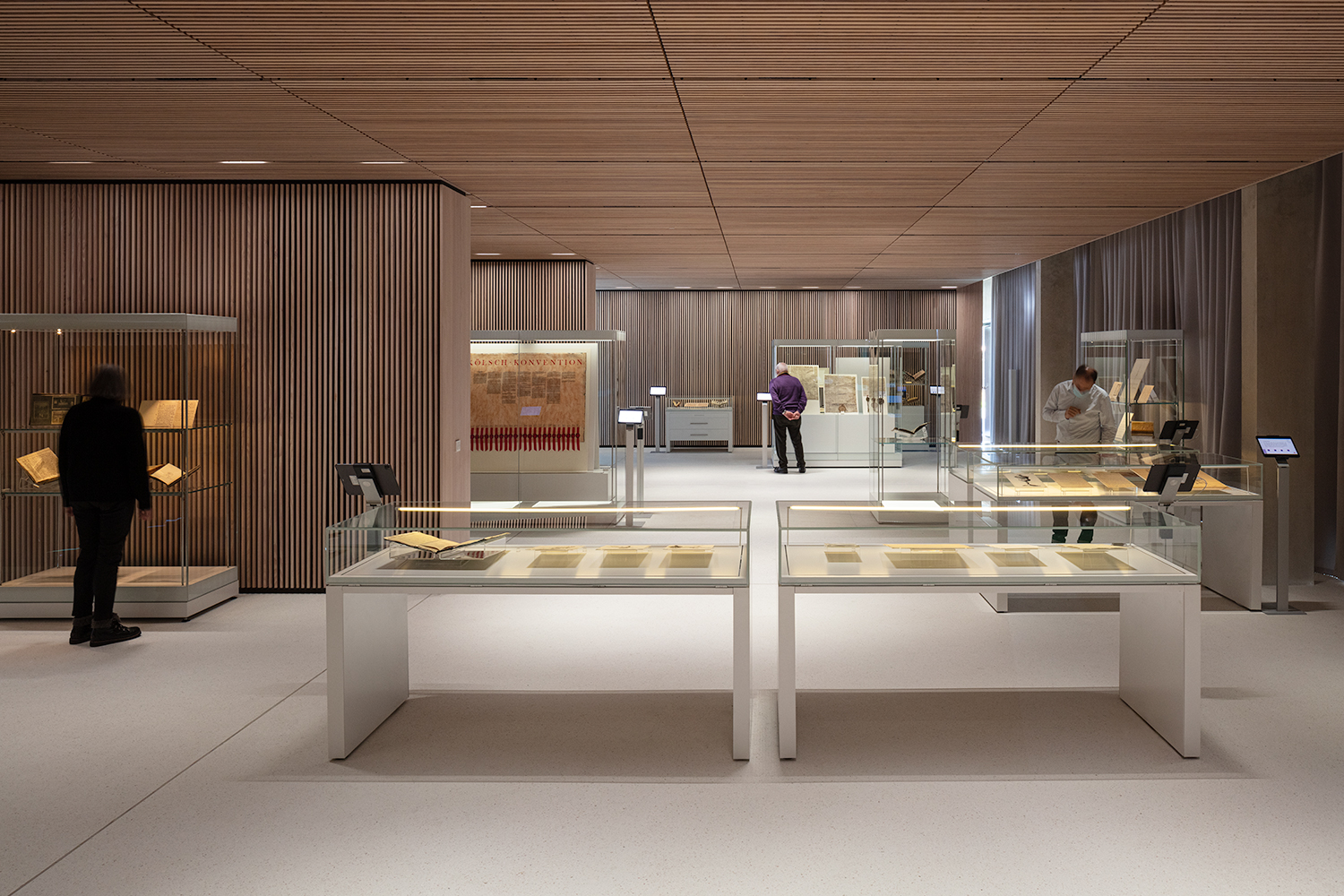 iGuzzini The Cologne Historical Archive