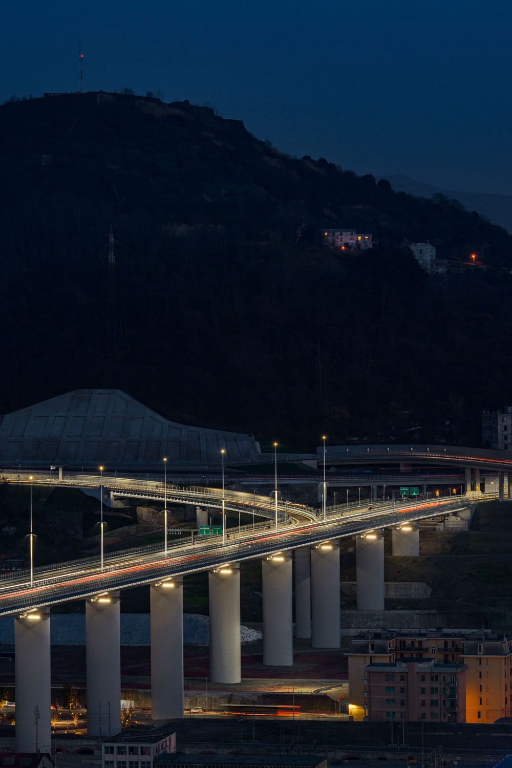 iGuzzini The Genoa Saint George Bridge